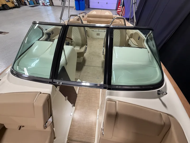 Slide: The Image of Chris-Craft 25GT 2021 - 29