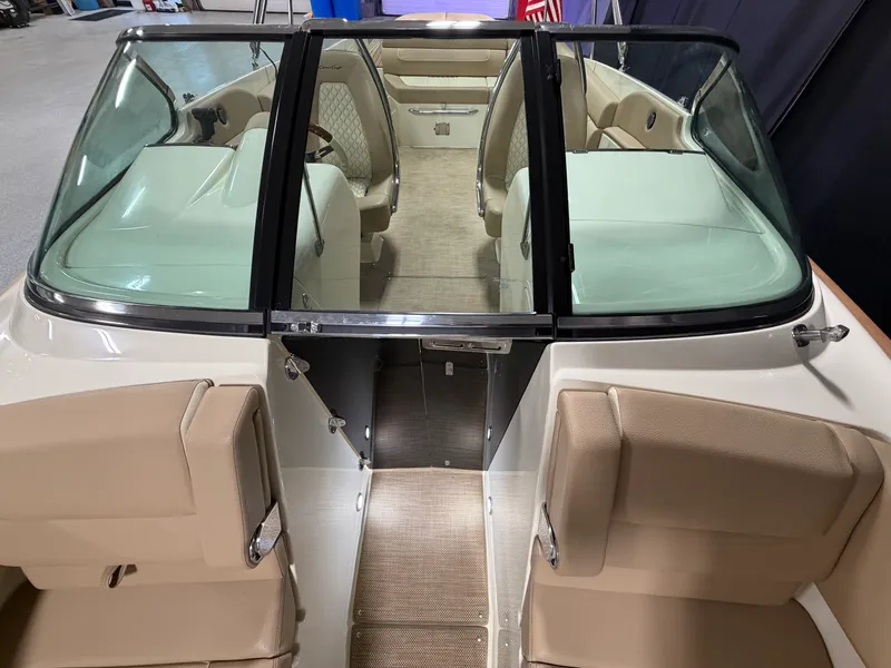 Slide: The Image of Chris-Craft 25GT 2021 - 30