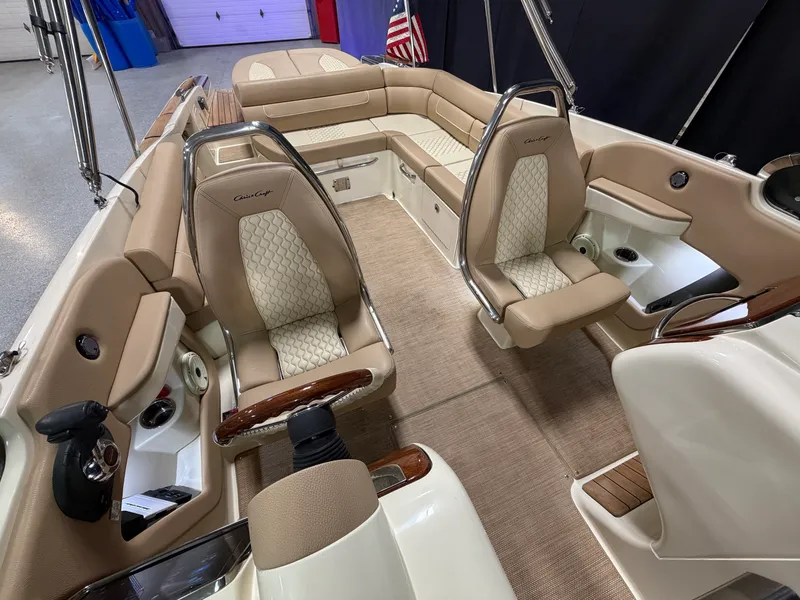 Slide: The Image of Chris-Craft 25GT 2021 - 34