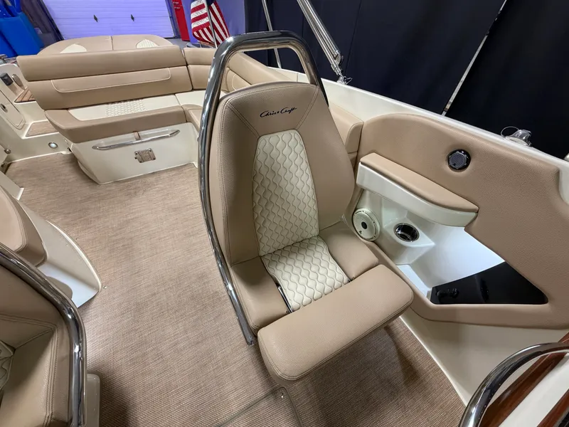 Slide: The Image of Chris-Craft 25GT 2021 - 36