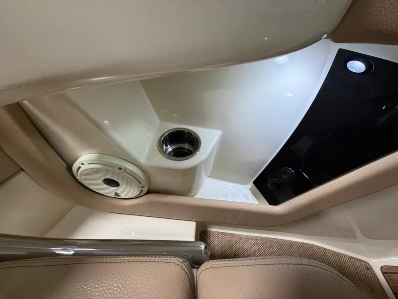 Slide: The Image of Chris-Craft 25GT 2021 - 38