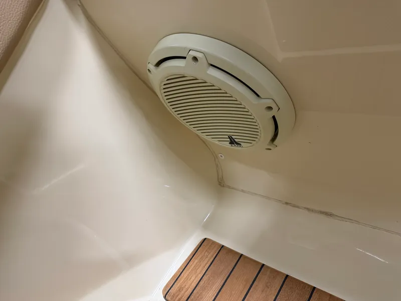 Slide: The Image of Chris-Craft 25GT 2021 - 40