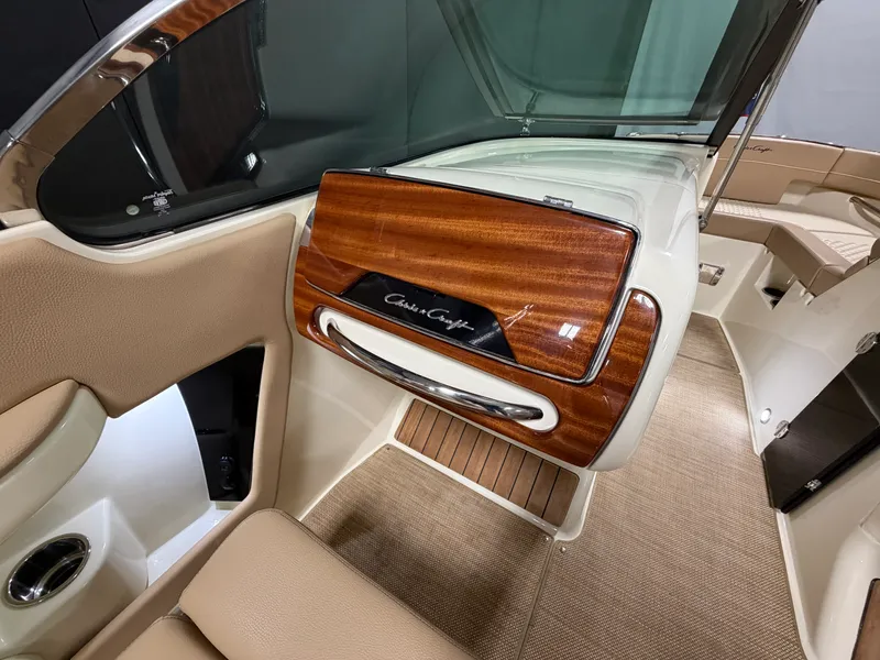 Slide: The Image of Chris-Craft 25GT 2021 - 42