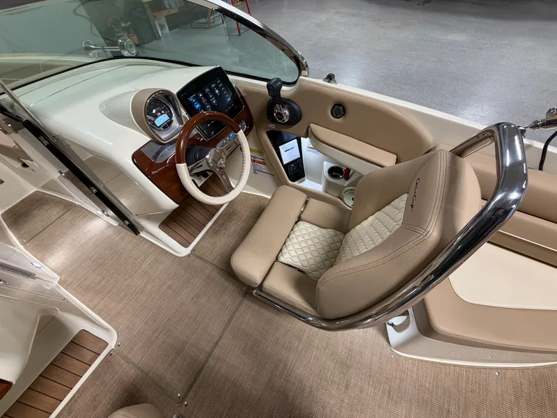 Slide: The Image of Chris-Craft 25GT 2021 - 44