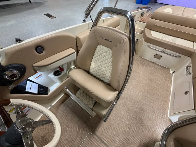 Slide: The Image of Chris-Craft 25GT 2021 - 46