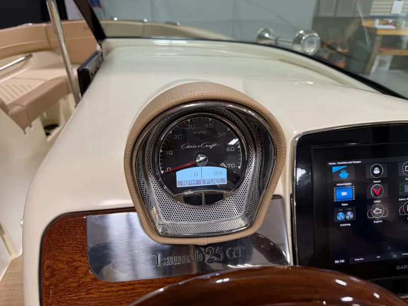 Slide: The Image of Chris-Craft 25GT 2021 - 56