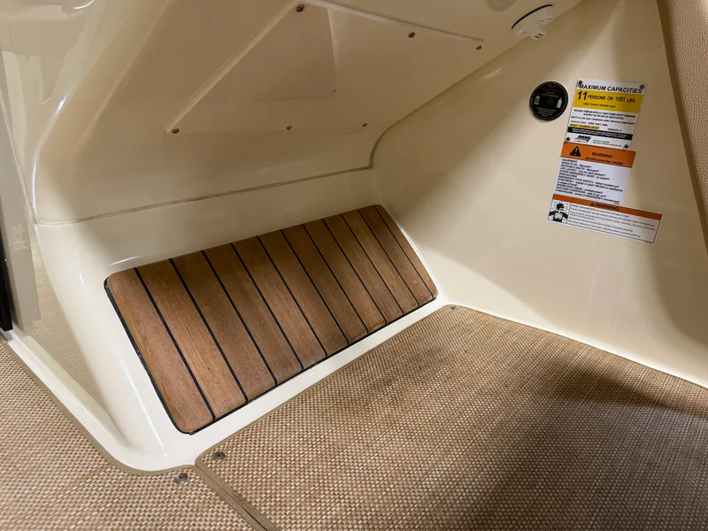 Slide: The Image of Chris-Craft 25GT 2021 - 58