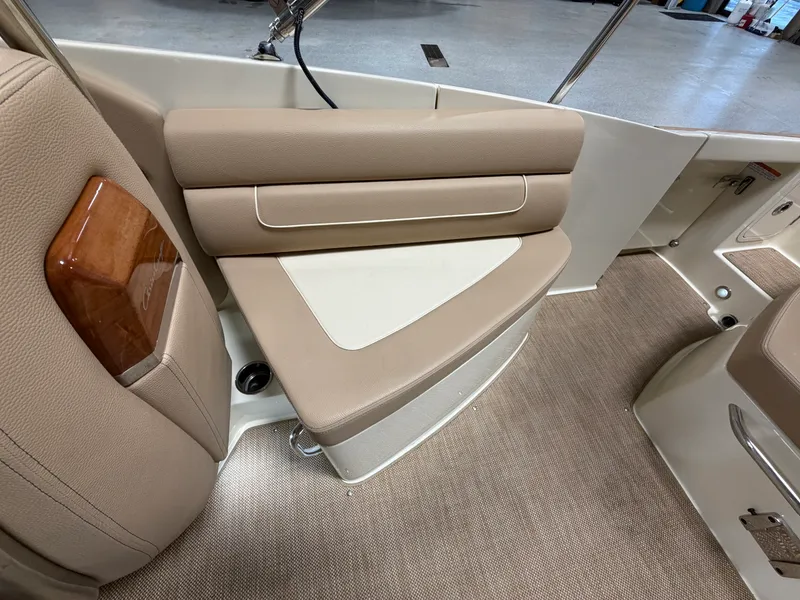 Slide: The Image of Chris-Craft 25GT 2021 - 60