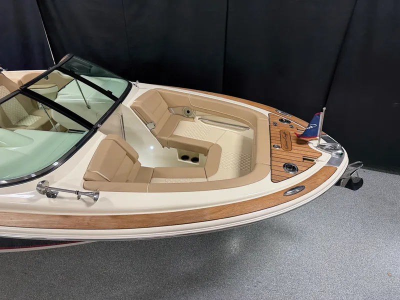 Slide: The Image of Chris-Craft 25GT 2021 - 7