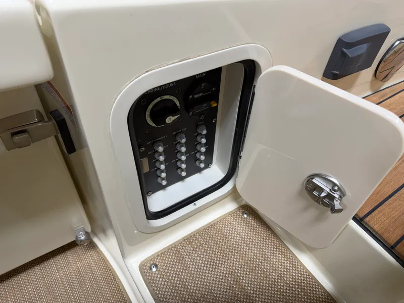 Slide: The Image of Chris-Craft 25GT 2021 - 70