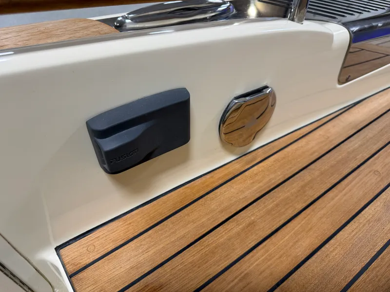 Slide: The Image of Chris-Craft 25GT 2021 - 73