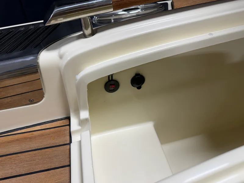 Slide: The Image of Chris-Craft 25GT 2021 - 77