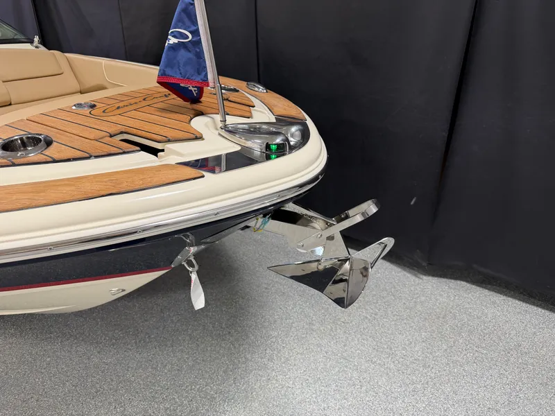Slide: The Image of Chris-Craft 25GT 2021 - 8