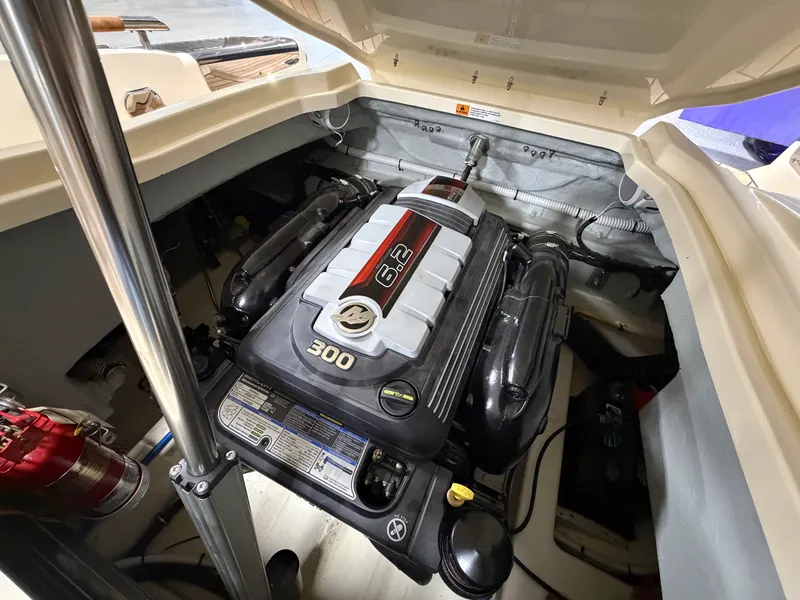 Slide: The Image of Chris-Craft 25GT 2021 - 83