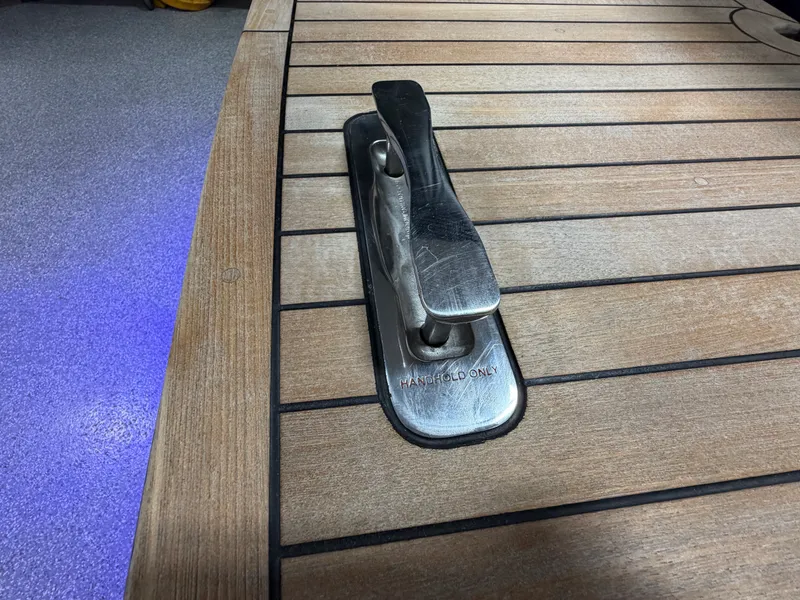 Slide: The Image of Chris-Craft 25GT 2021 - 90