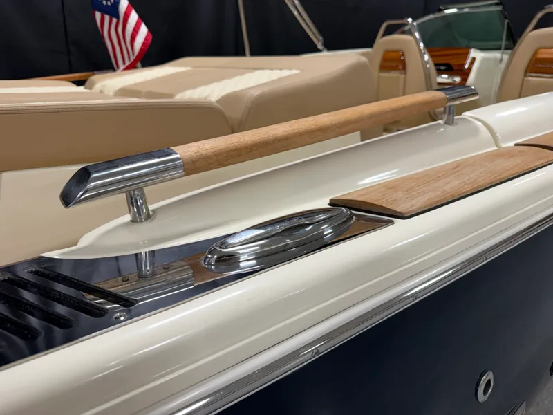 Slide: The Image of Chris-Craft 25GT 2021 - 95