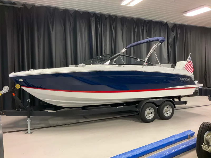 The Image of Cobalt R4 Outboard 2026 - 0