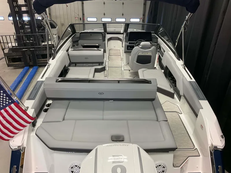 Slide: The Image of Cobalt R4 Outboard 2026 - 1