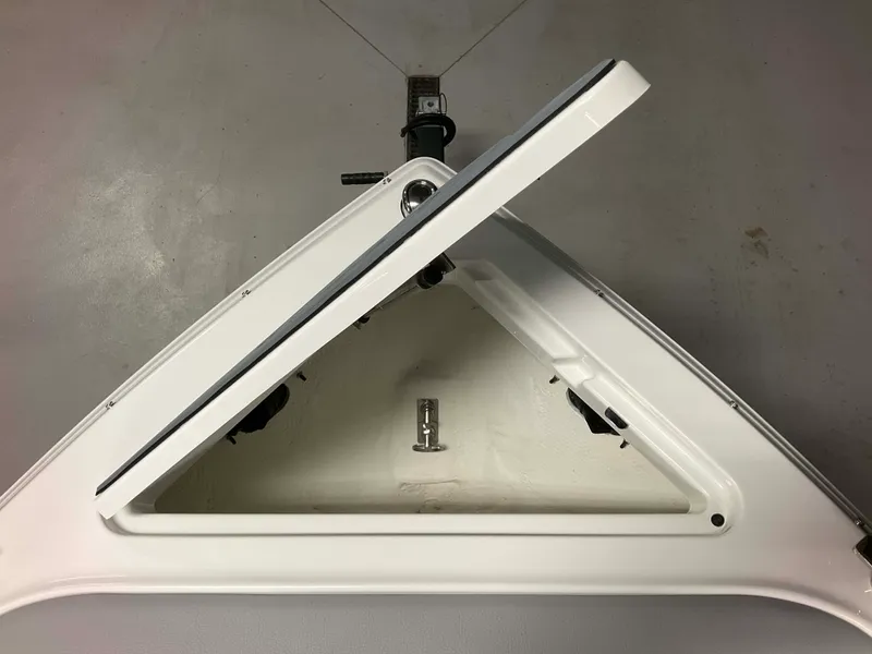 Slide: The Image of Cobalt R4 Outboard 2026 - 11