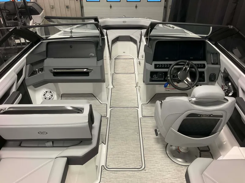 Slide: The Image of Cobalt R4 Outboard 2026 - 22