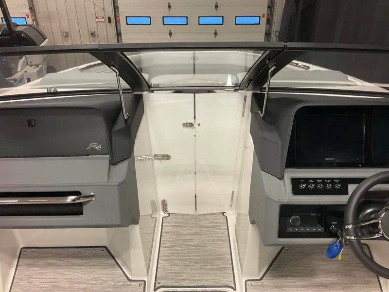 Slide: The Image of Cobalt R4 Outboard 2026 - 26