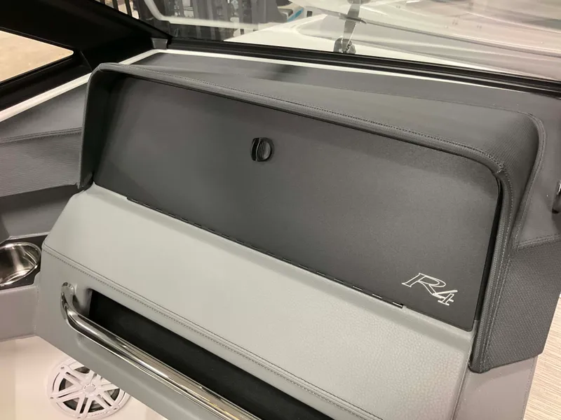 Slide: The Image of Cobalt R4 Outboard 2026 - 28