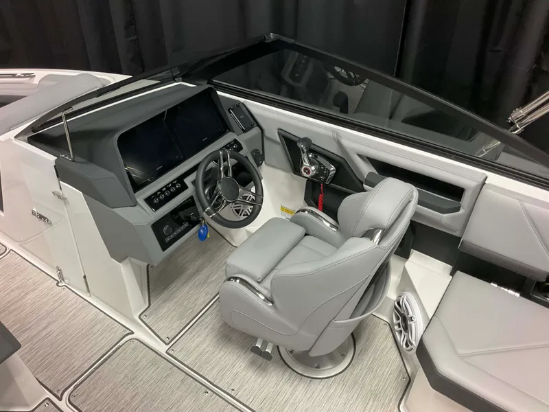 Slide: The Image of Cobalt R4 Outboard 2026 - 37