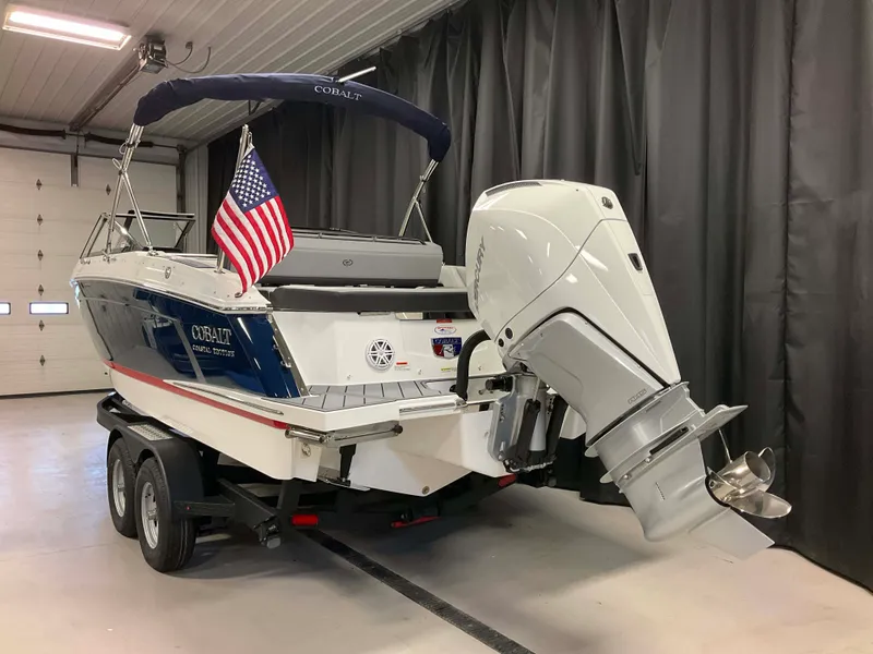 Slide: The Image of Cobalt R4 Outboard 2026 - 4