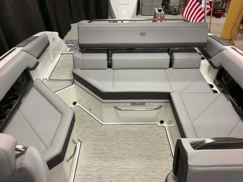 Slide: The Image of Cobalt R4 Outboard 2026 - 41