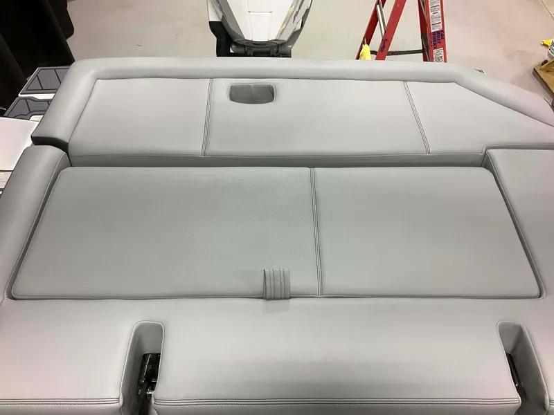 Slide: The Image of Cobalt R4 Outboard 2026 - 52