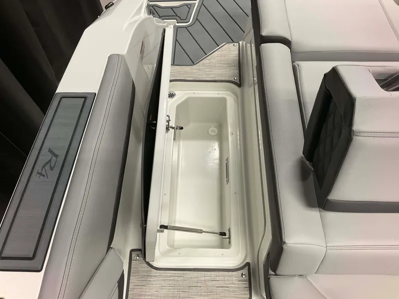 Slide: The Image of Cobalt R4 Outboard 2026 - 62