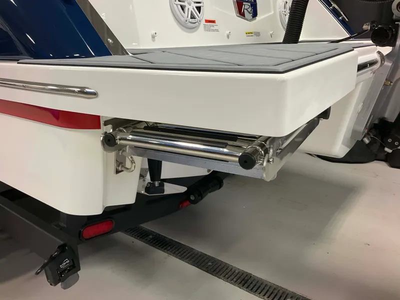 Slide: The Image of Cobalt R4 Outboard 2026 - 68