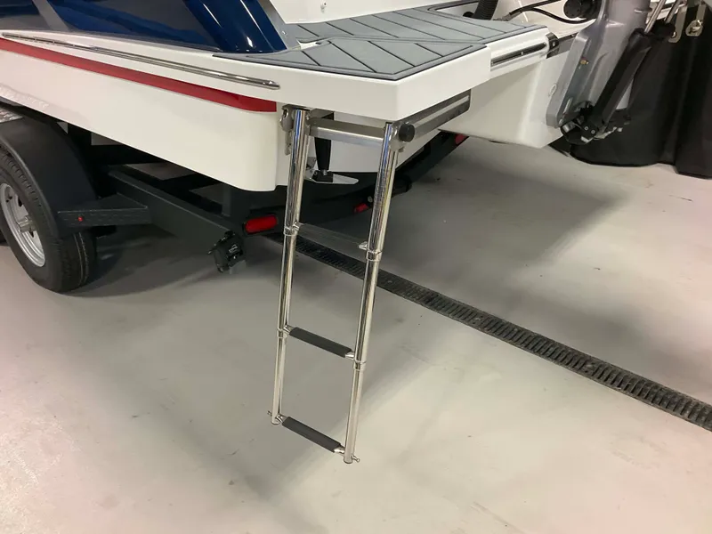 Slide: The Image of Cobalt R4 Outboard 2026 - 69