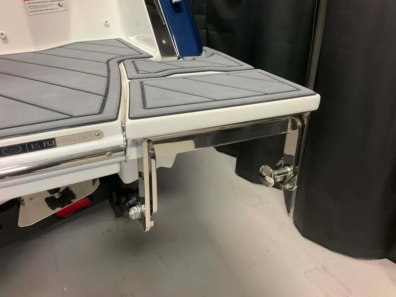 Slide: The Image of Cobalt R4 Outboard 2026 - 70