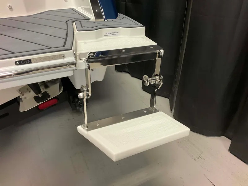 Slide: The Image of Cobalt R4 Outboard 2026 - 71