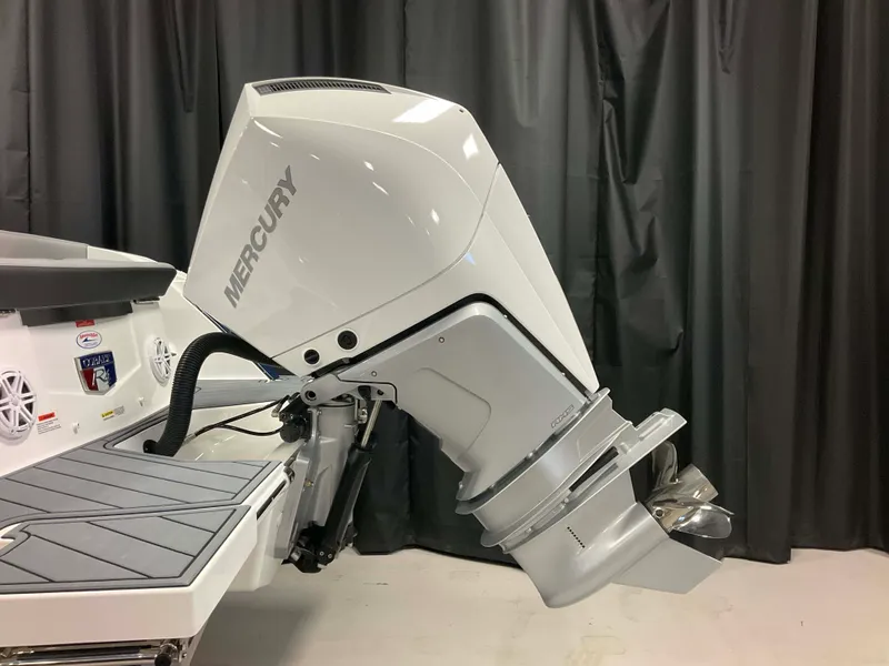 Slide: The Image of Cobalt R4 Outboard 2026 - 72