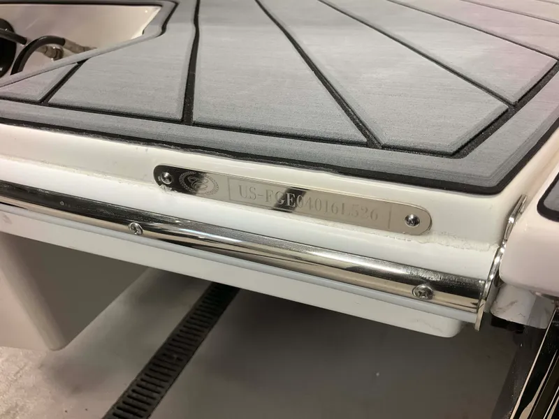 Slide: The Image of Cobalt R4 Outboard 2026 - 76