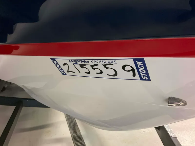 Slide: The Image of Cobalt R4 Outboard 2026 - 77