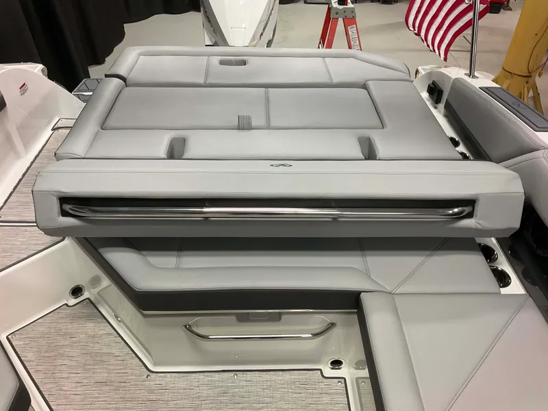 Slide: The Image of Cobalt R4 Outboard 2026 - 51
