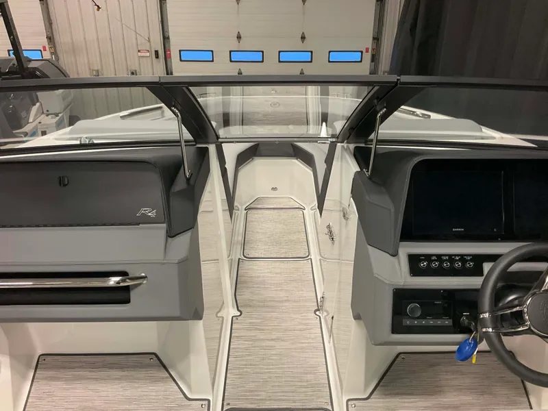 Slide: The Image of Cobalt R4 Outboard 2026 - 24