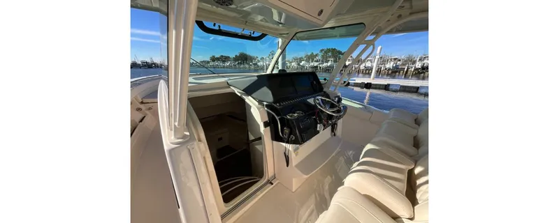 Slide: The Image of Grady-White Canyon 386 2026 - 17