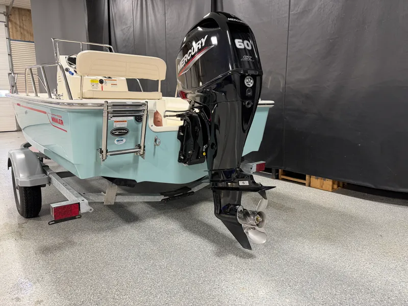 Slide: The Image of Boston Whaler 150 Montauk 2022 - 10