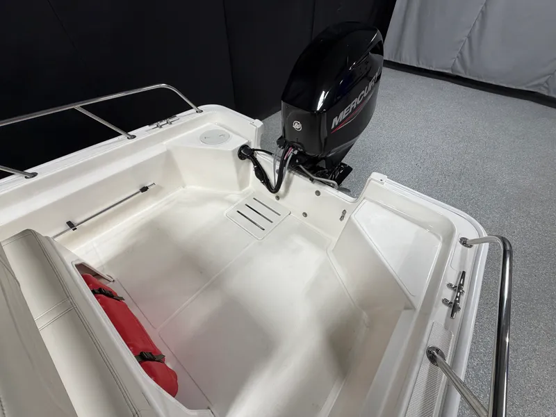 Slide: The Image of Boston Whaler 150 Montauk 2022 - 15