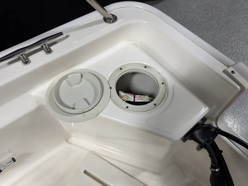 Slide: The Image of Boston Whaler 150 Montauk 2022 - 19