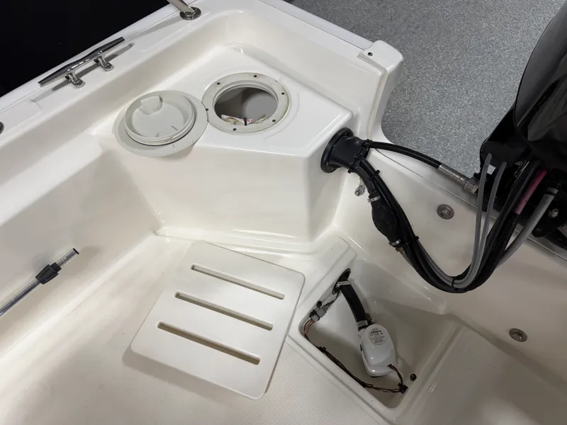 Slide: The Image of Boston Whaler 150 Montauk 2022 - 20
