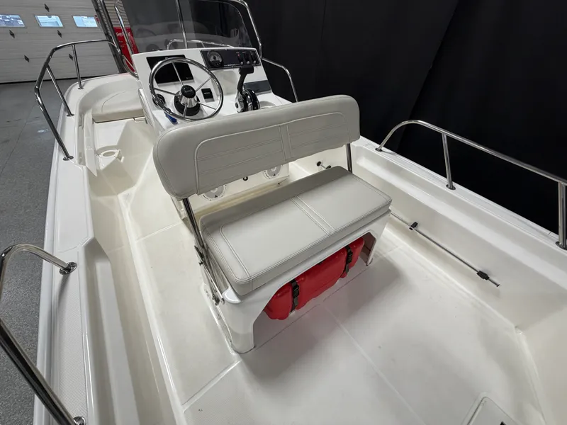 Slide: The Image of Boston Whaler 150 Montauk 2022 - 24