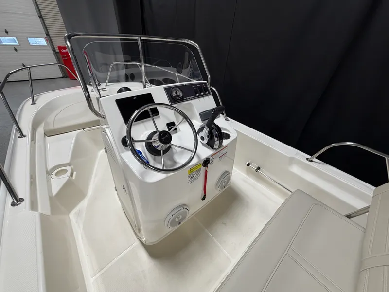Slide: The Image of Boston Whaler 150 Montauk 2022 - 26