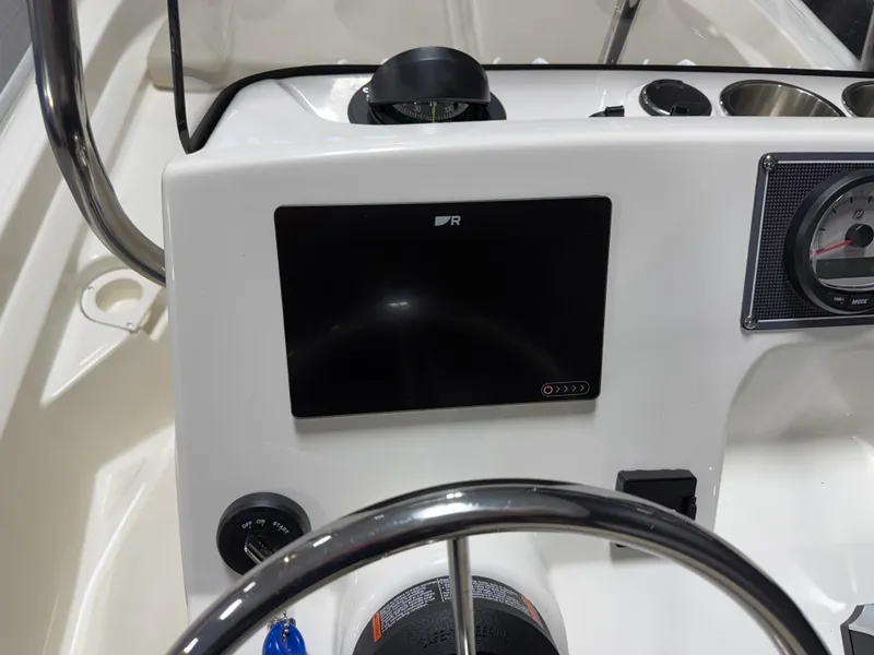 Slide: The Image of Boston Whaler 150 Montauk 2022 - 27