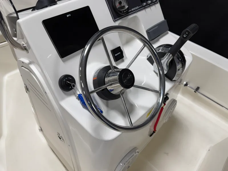 Slide: The Image of Boston Whaler 150 Montauk 2022 - 33