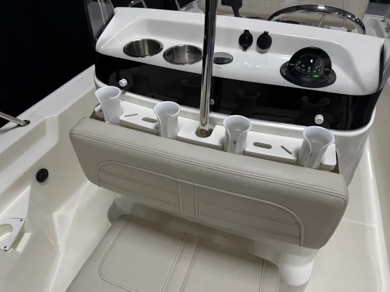 Slide: The Image of Boston Whaler 150 Montauk 2022 - 44